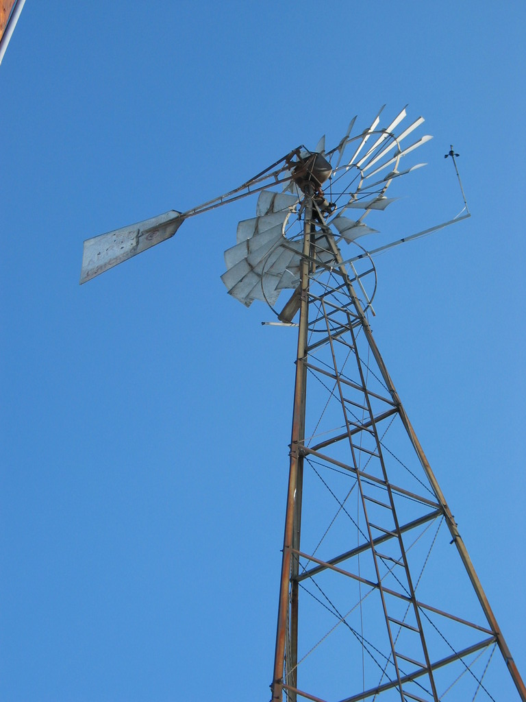 This is an APRS World monitoring site near Caledonia, Minnesota. The anemoemter is mounted on a 50 foot windmill tower. The anemometer is mounted on the windward side of the tower about 4 feet out to minimize interference.
