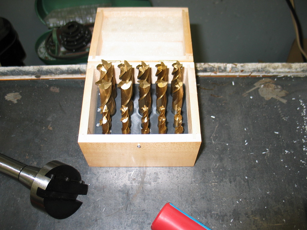 Cheap Enco end mill set. I have all kinds of assorted end mills, but I figured a set would be good to start with. We'll see how they hold up. They are definitely not the solid carbide Niagra cutters I'm used to.