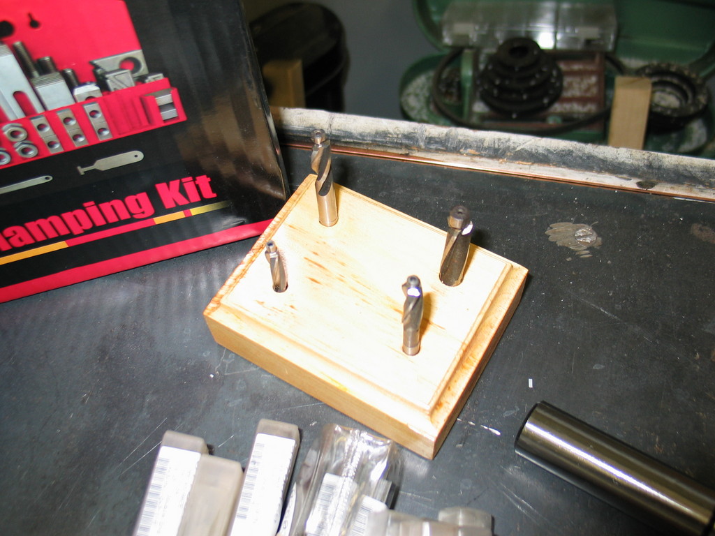Counterbore set for #6, #8, #10, 1/4" socket head cap screws. And a sufficiently large base.