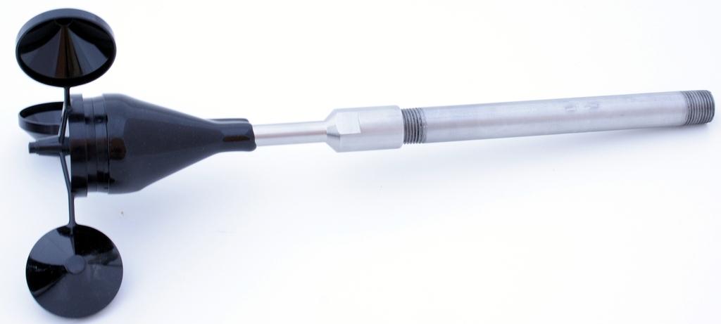 APRS6607 and APRS6609: Anemometer to 12.7 mm (0.3 in) NPT Female Adapter (in use)