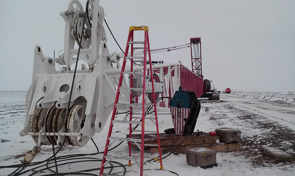 Crane logging equipment in the process of being set up