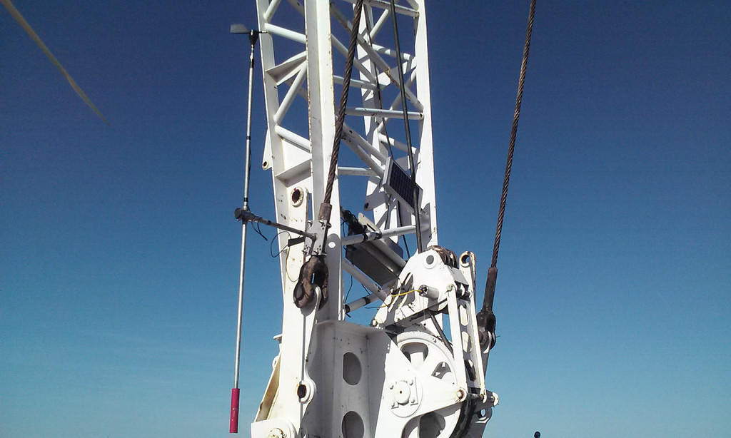 Pivoting wind vane and Data Logger