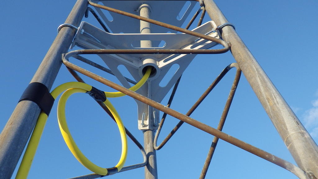 Looking Up Towards Top Plate for 1-1/2" Pipe