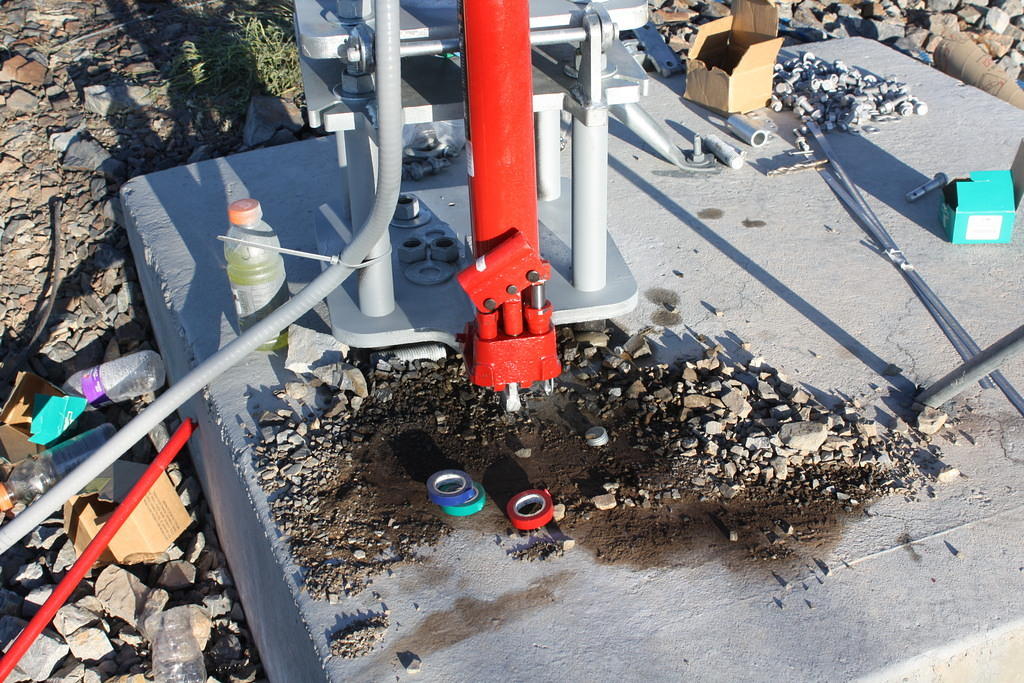 The tower raising jack blew an o-ring